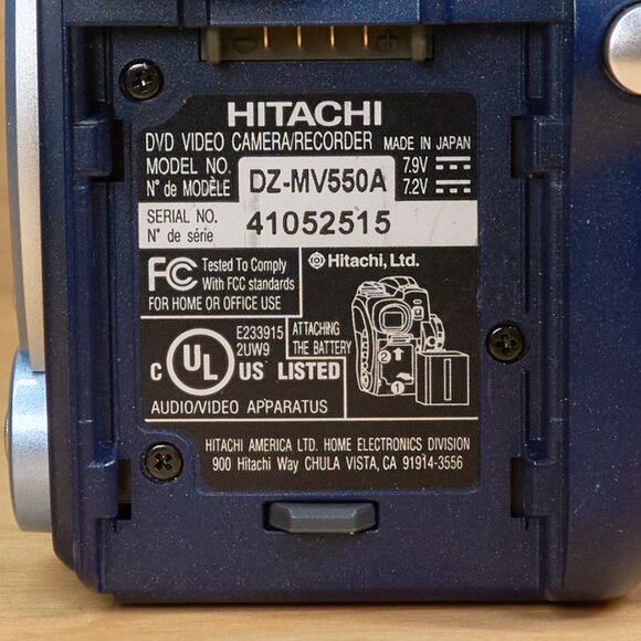 Hitachi DZ-MV505A DVD Handycam Camcorder, 18x Optical Zoom, Made in Japan - Picture 9 of 9